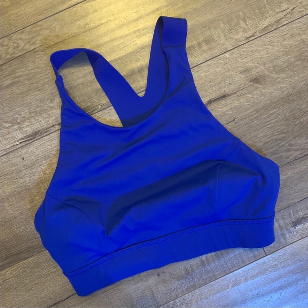 Lululemon high neck sports bra